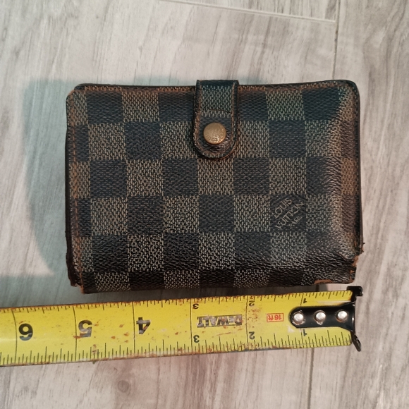 Louis Vuitton Damier Kiss-lock Wallet - Picture 12 of 13